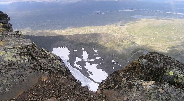 Utsikt från toppen av Helags ner mot glaciären.