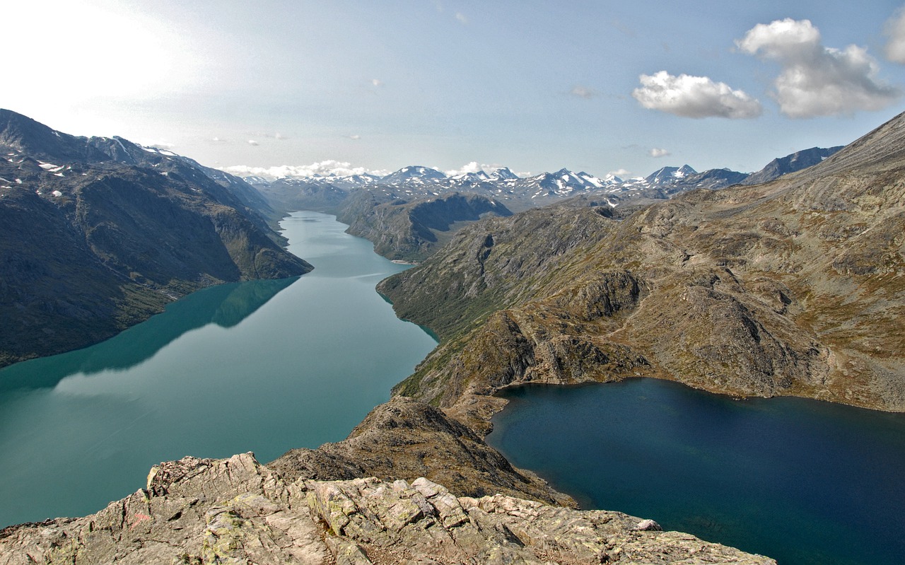 Besseggen utsikt över fjord