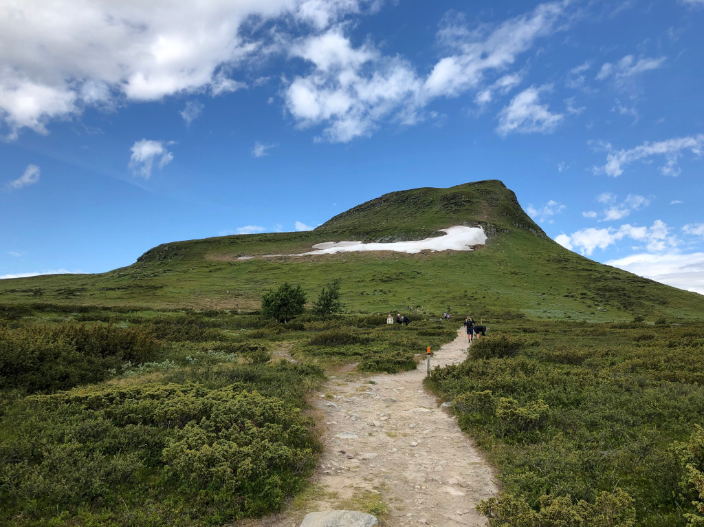 Mittåkläppen, vandringsled