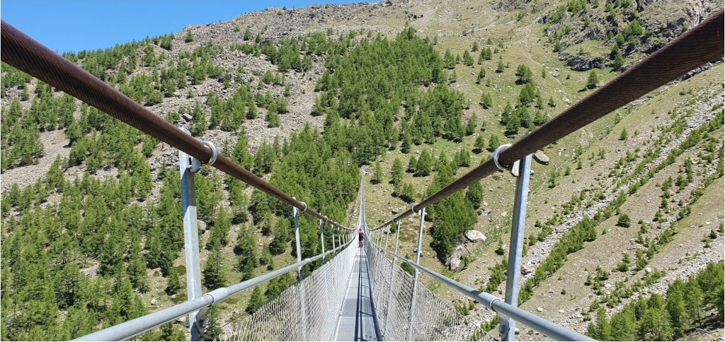 Charles Kuonen Hängebrücke, hängbro längs tour de monte rosa