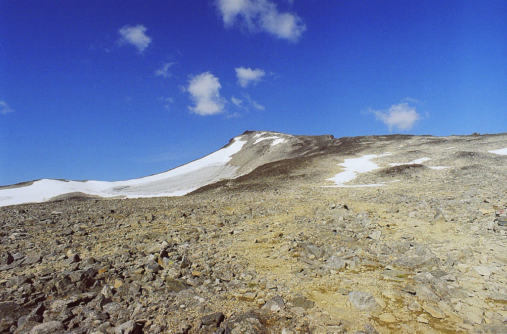 Galdhöpiggen, Norges högsta berg, bild tagen sommartid