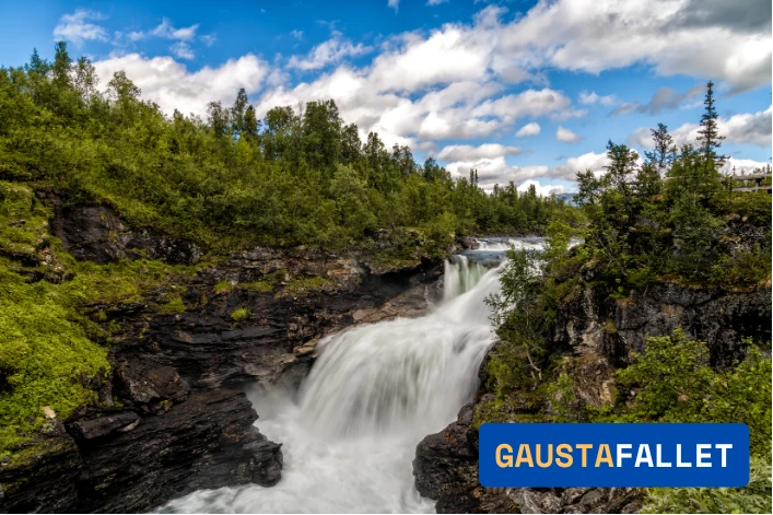 Gaustafallet, ett vattenfall längs Vildmarksvägen, inspelningsplats för Ronja Rövardotter