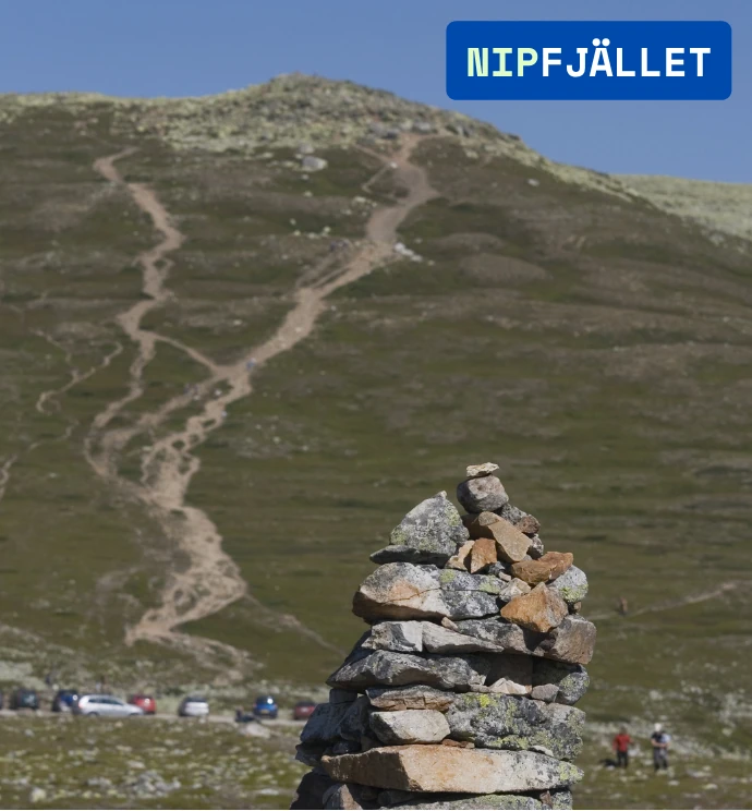 Nipfjället med vandringsled som startar från parkeringen på kalfjället